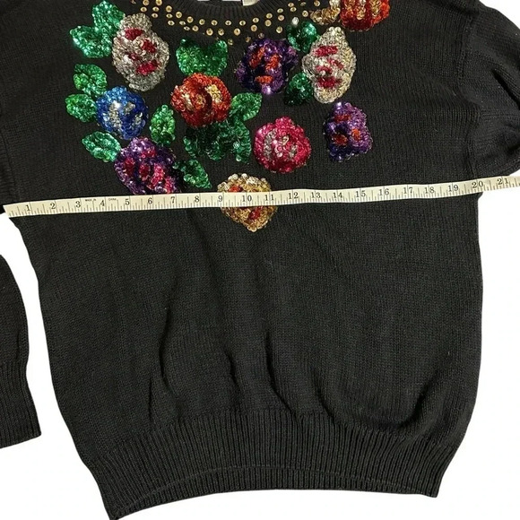 RARE VTG 1980s knitted sweater with beaded sequin floral embroidery - Picture 7 of 8